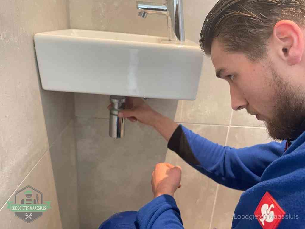Afvoer verstopt Maassluis