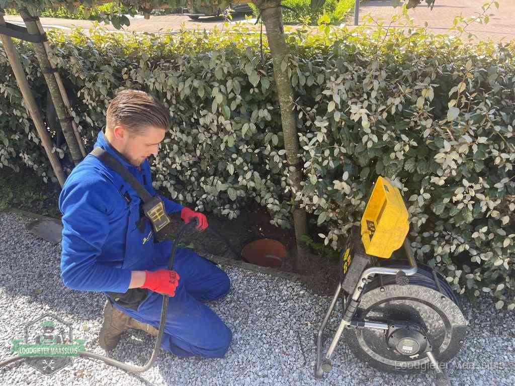 Riool ontstoppen in Maassluis